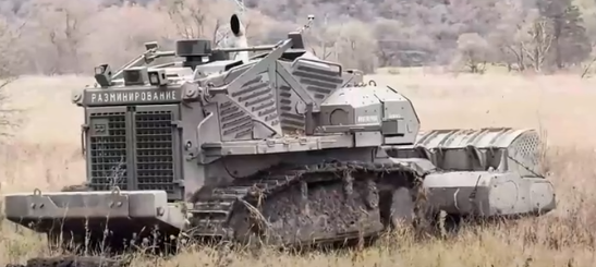 Der Entminungsroboter Uran-6 im Einsatz